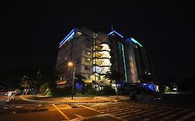 โรงแรมพาเซโอ พรีเมียร์